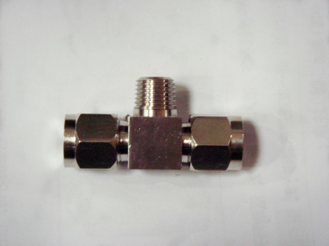 卡套式三(san)通終端接頭(tou)