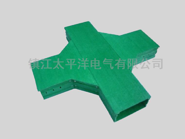 玻璃(li)鋼水平四通